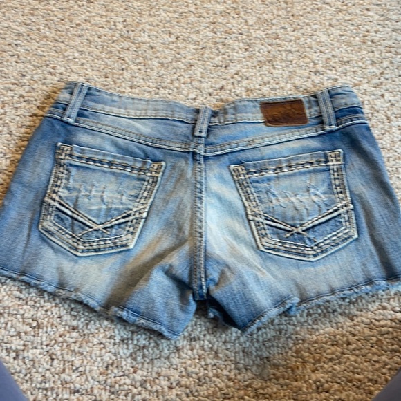 BKE denim Shorts - Picture 2 of 3
